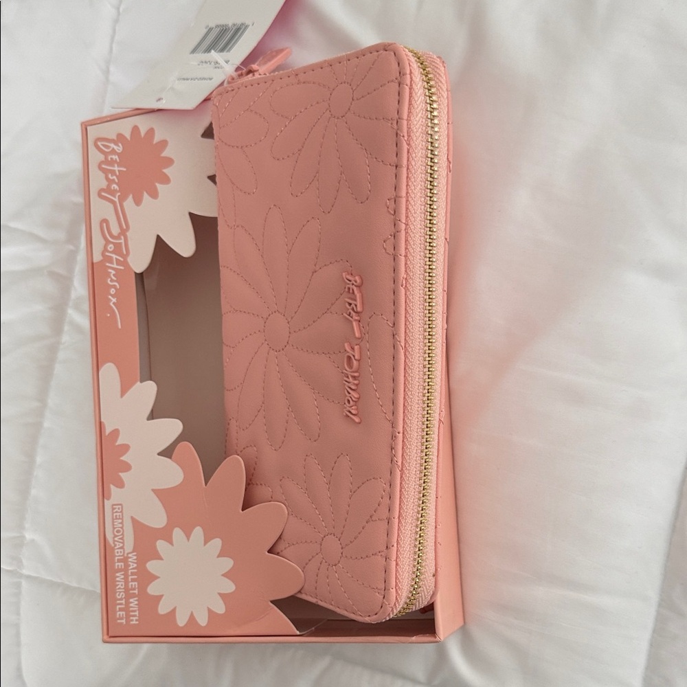 Betsey Johnson Floral Pink Key & Card Holder - Picture 3 of 3